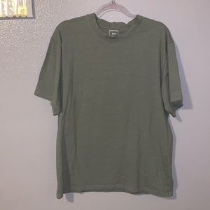 B&E Sport activewear green casual short sleeve shirt